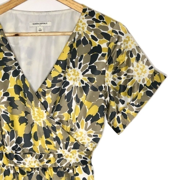 BANANA REPUBLIC YELLOW FLORAL WRAP DRESS - Picture 5 of 10